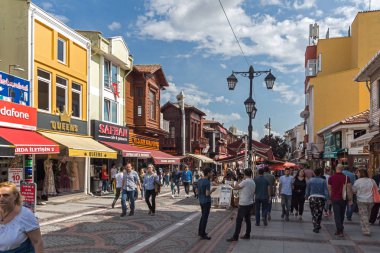 Edirne şehir merkezinde yaya alışveriş caddesi, Türk