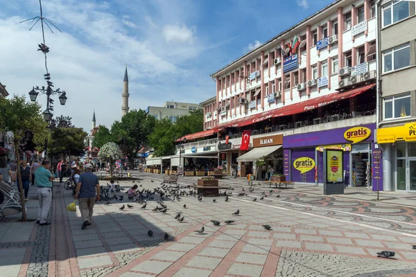 Pedestrian shopping street at the center of city of Edirne, Turk — Stock Photo, Image