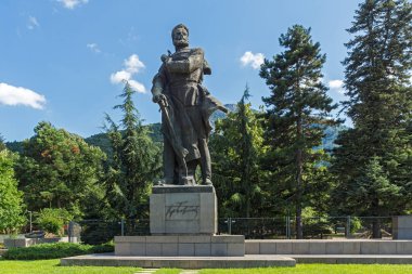 Vratsa, Bulgar şehir merkezinde Hristo Botev Anıtı