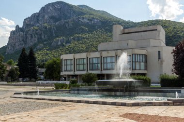 Bulgaristan'ın Vratsa kenti merkezinde hristo Botev meydanı