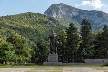 Vratsa, Bulgar şehir merkezinde Hristo Botev Anıtı