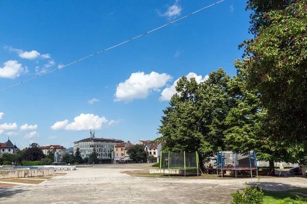 Plaza Hristo Botev en el centro de la ciudad de Vratsa, Bulgaria — Foto de Stock