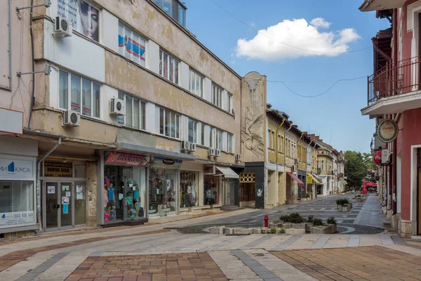 Hristo Botev Square i centrum av staden Vratsa, Bulgarien — Stockfoto