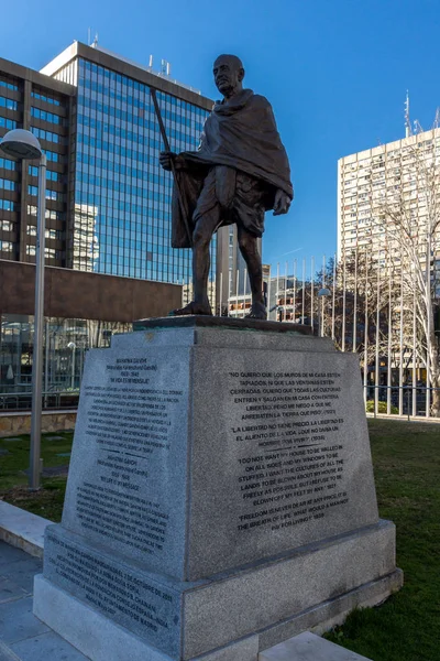 Mahatma Gandhi Memorial i staden Madrid, Spanien — Stockfoto