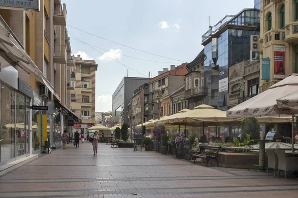 Obrenoviceva rue piétonne au centre de la ville de Nis, Ser — Photo