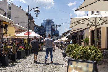 Sırbistan'ın Niş şehrinin merkezinde tinkers Alley