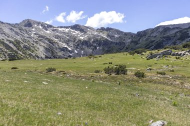 Balık Gölleri yakınlarındaki manzara, Rila dağı, Bulgaristan