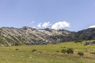 Balık Gölleri yakınlarındaki manzara, Rila dağı, Bulgaristan