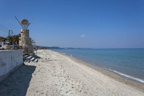 Playa de la aldea de Chanioti, Chalkidiki, Grecia — Foto de Stock