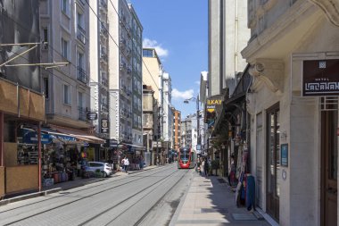 Eminönü ilçesinde Kiside binası ve caddesi