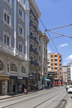 Eminönü ilçesinde Kiside binası ve caddesi