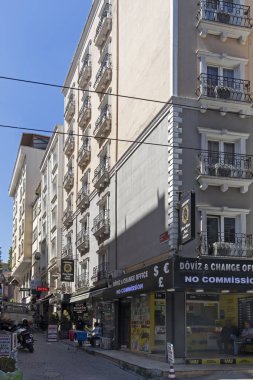 Eminönü ilçesinde Kiside binası ve caddesi