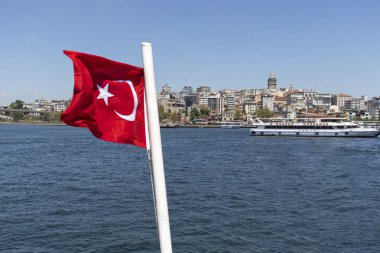 İstanbul'da Türk bayrağı ve Haliç