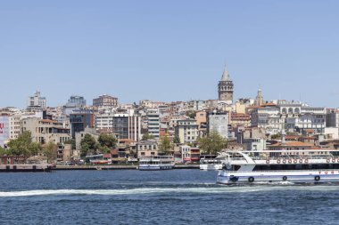 İstanbul şehrinde Haliç'in muhteşem manzarası