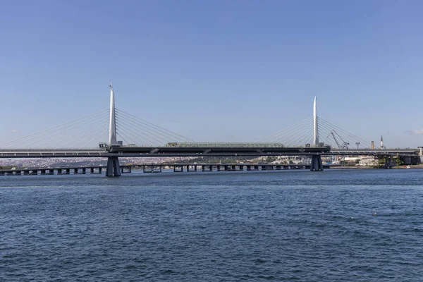 Ponte Ataturk e Corno d'Oro nella città di Istanbul — Foto Stock