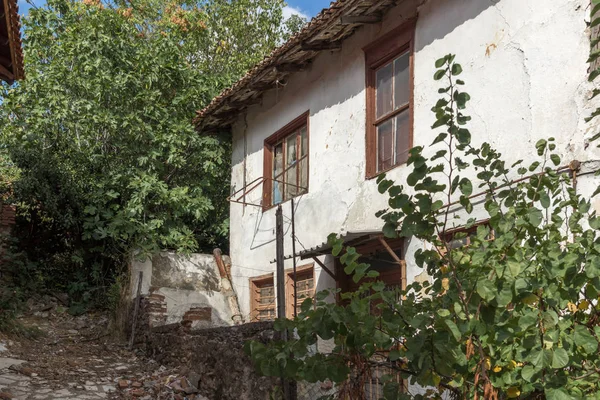 그리스 산티의 구시가지의 전형적인 거리와 오래된 주택 — 스톡 사진