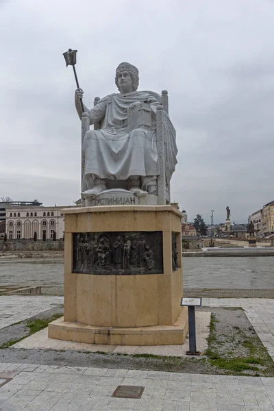 Статуя Візантійського імператора Юстиніана I в місті Скоп'є — стокове фото