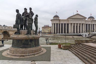 Üsküp'teki Vardar Nehri ve Arkeoloji Müzesi