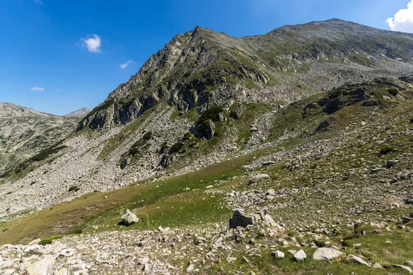 Landscape of Begovitsa River Valley, Pirin Mountain, Bulgaria — Stock Photo, Image