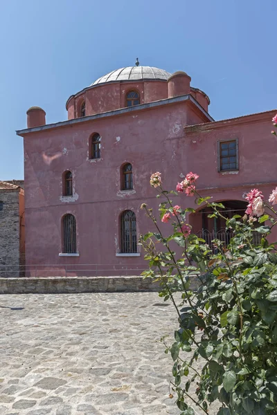 Halil bey Moschee in der Altstadt von Kavala, Griechenland — Stockfoto