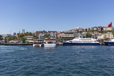İstanbul Boğazı'ndan İstanbul şehrine manzara