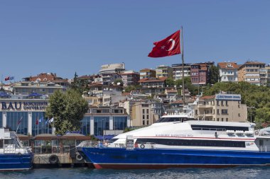 İstanbul Boğazı'ndan İstanbul şehrine manzara