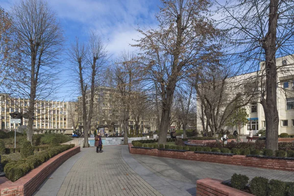 Haskovo Şehir merkezinde bina ve sokaklar, Bulgaristan — Stok fotoğraf