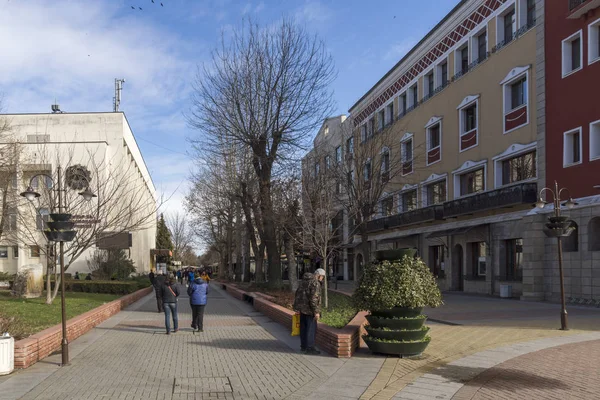 Haskovo Şehir merkezinde bina ve sokaklar, Bulgaristan — Stok fotoğraf