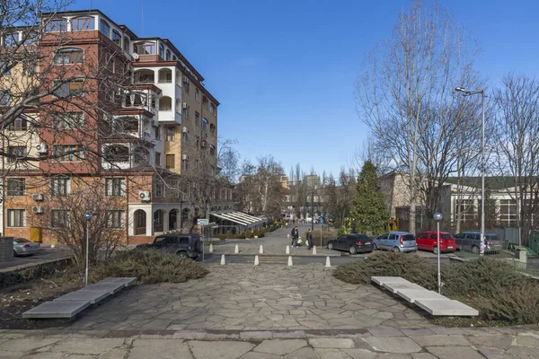 Edifício e ruas no centro da cidade de Haskovo, Bulgária — Fotografia de Stock