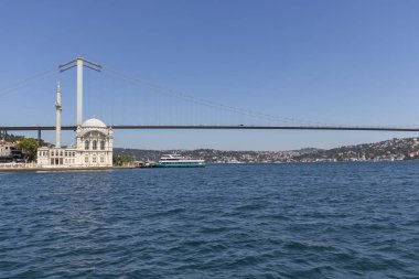 İstanbul'da 15 Temmuz Şehitler Köprüsü İstanbul Boğazı üzerinde