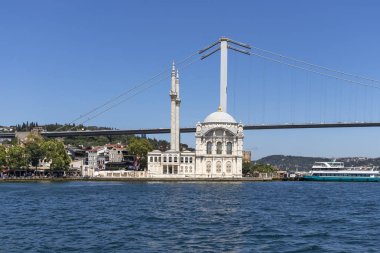 İstanbul'da 15 Temmuz Şehitler Köprüsü İstanbul Boğazı üzerinde