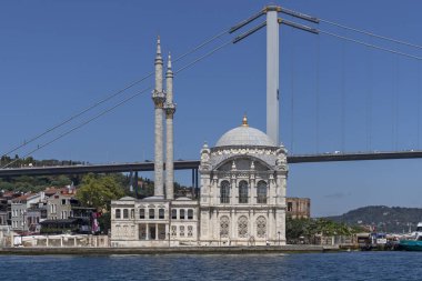 İstanbul'da 15 Temmuz Şehitler Köprüsü İstanbul Boğazı üzerinde