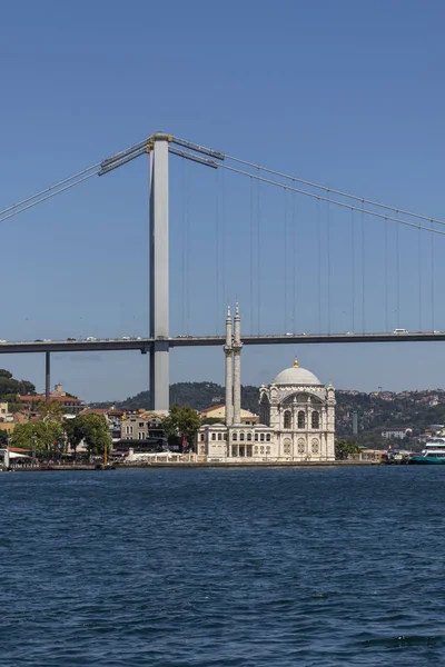 15 juillet Pont des martyrs sur le Bosphore à Istanbul — Photo