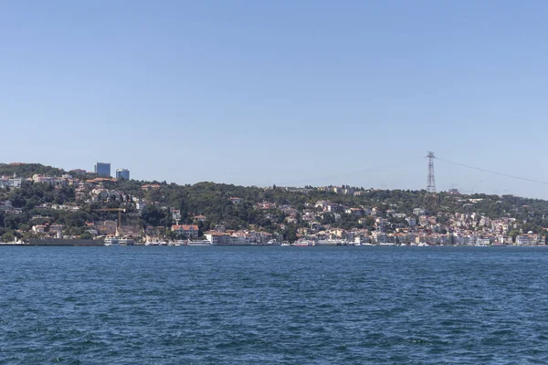 Panorama del Bósforo a la ciudad de Estambul — Foto de Stock