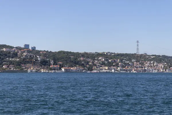 Panorama vom bosporus zur stadt istanbul — Stockfoto