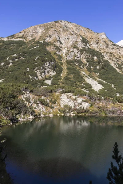 Okoto (Mata) Lake dan Hvoynati Peak, Pirin Mountain — Stok Foto
