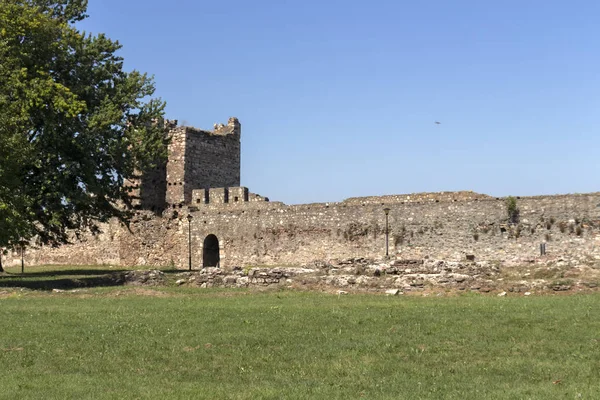 Ruinas de Fortressr en la ciudad de Smederevo, Serbia — Foto de Stock