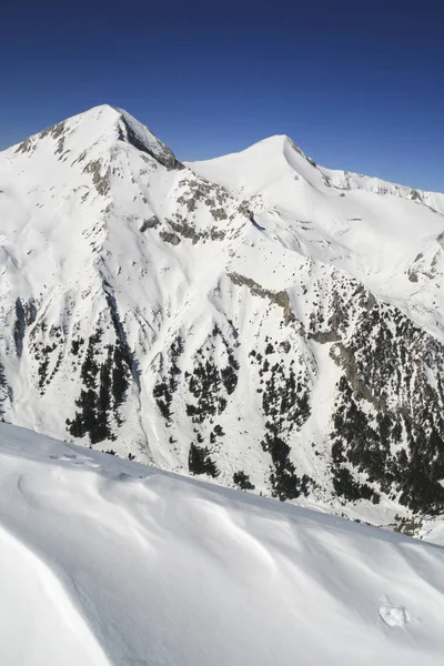 Panorama de invierno de Pirin Mountain, Bulgaria — Foto de Stock