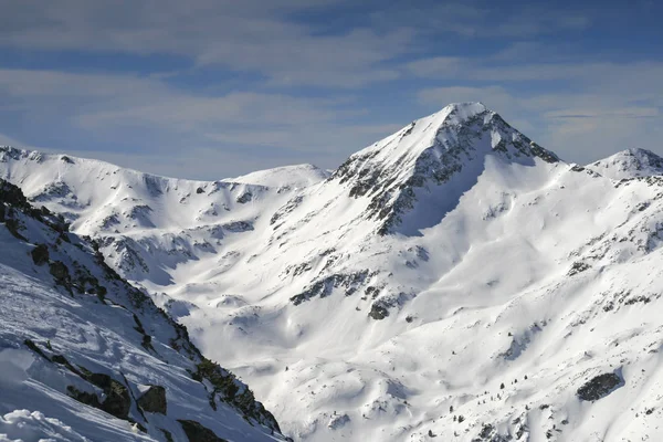 Winterpanorama des Pirin-Gebirges, Bulgarien — Stockfoto