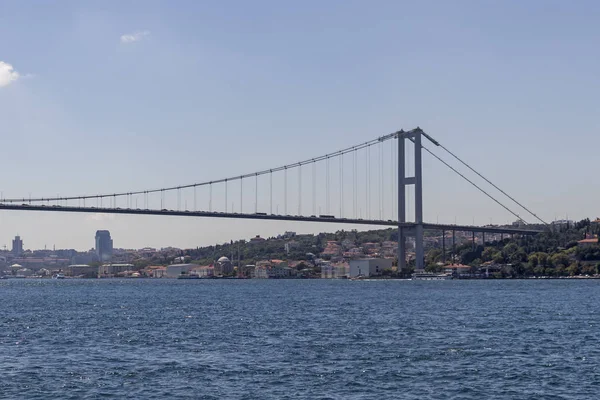 Panorama del Bósforo a la ciudad de Estambul — Foto de Stock