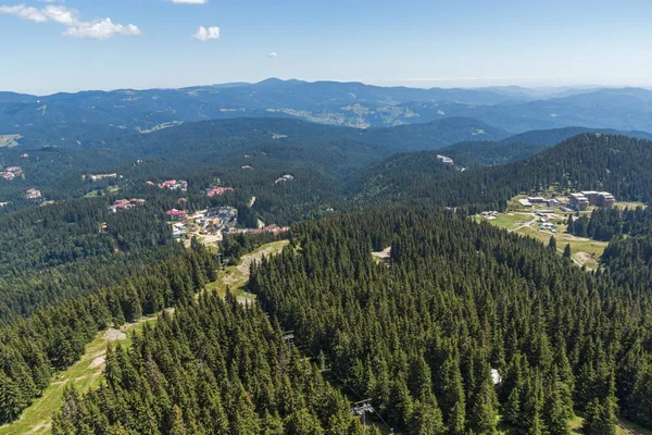 Landschaft der Rhodopen-Berge vom Snezhanka-Turm, Bulgarien — Stockfoto