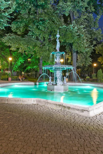 Фонтани в царському саді Симеона в місті Пловдив, Болгарія. — стокове фото