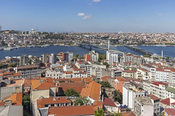 Türkiye 'nin İstanbul kentindeki Galata Kulesi' nden panoramik manzara