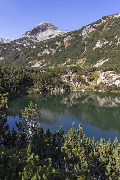 Landschap rond Okoto (The Eye) Lake, Pirin Mountain, Bulgarije — Stockfoto