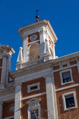 Madrid 'de Katolik Kilisesi İnşa Etmek