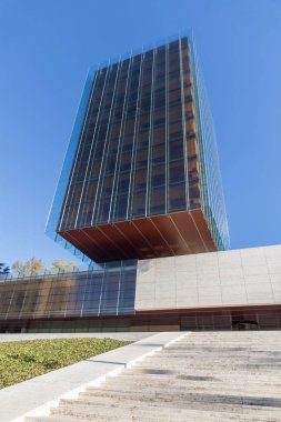 Madrid, İspanya 'daki Paseo de la Castellana Caddesi' ndeki binalar.