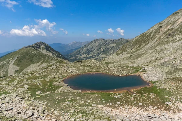 Lago de la Cabra, Montaña Pirin, Bulgaria —  Fotos de Stock