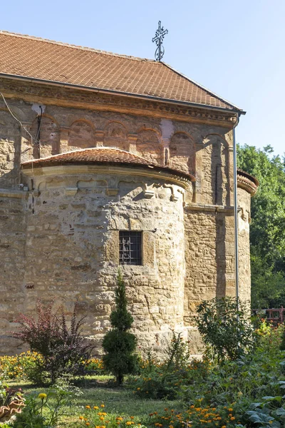 Mosteiro medieval de Zaova perto da aldeia de Veliko Selo, Sérvia — Fotografia de Stock