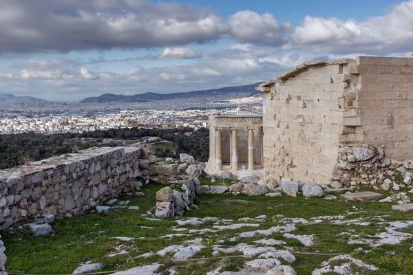 Porta monumentale Propilea nell'Acropoli di Atene, Grecia — Foto Stock