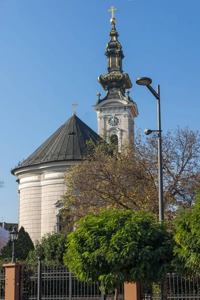Igreja da Catedral Ortodoxa de São Jorge na Cidade de Novi Sad, S — Fotografia de Stock